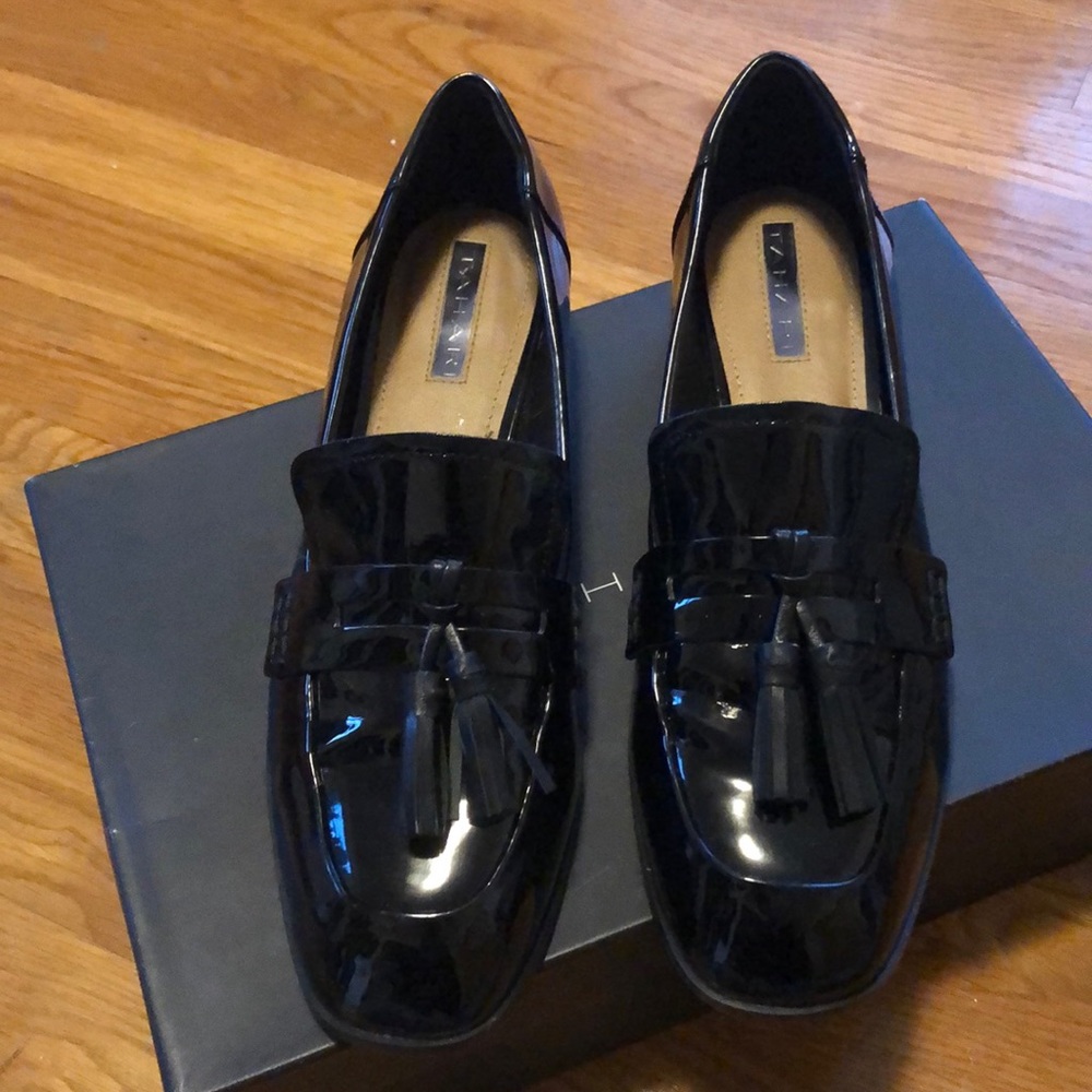 Tahari 7.5 Black Patent Leather Loafers